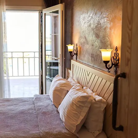 Marin Hotel *