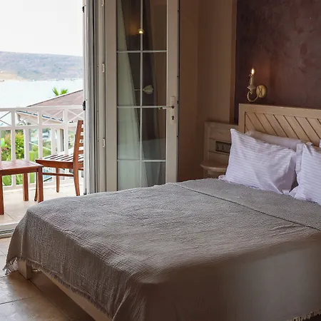 Marin Hotel *